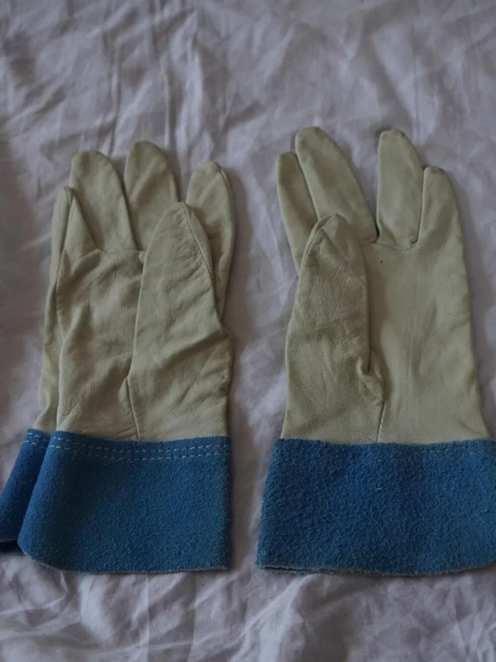 Whimsical white, cream & blue genuine leather gloves
